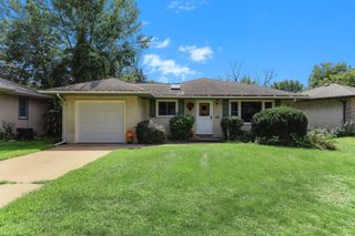 4023 Lake Drive Avenue N, Robbinsdale, MN 55422
