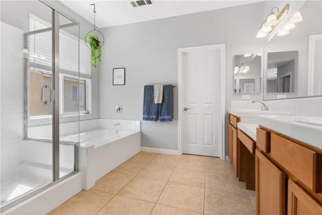 1820 Delacorte, Bakersfield, CA 93311