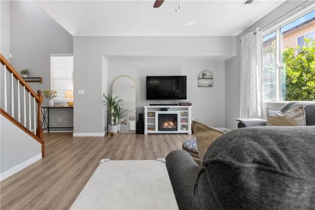 1820 Delacorte, Bakersfield, CA 93311