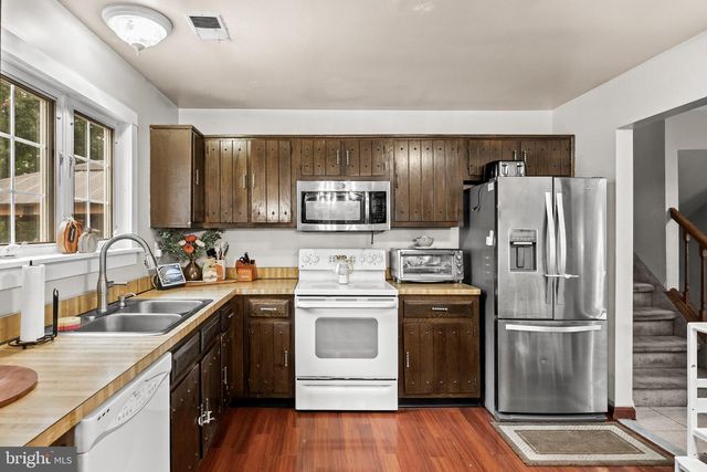 2 ATLAS CT, Sewell, NJ 08080