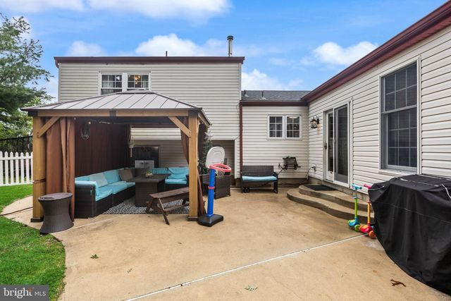 2 ATLAS CT, Sewell, NJ 08080