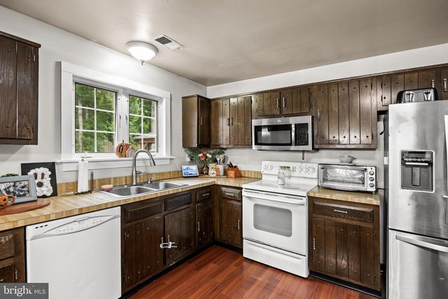 2 ATLAS CT, Sewell, NJ 08080