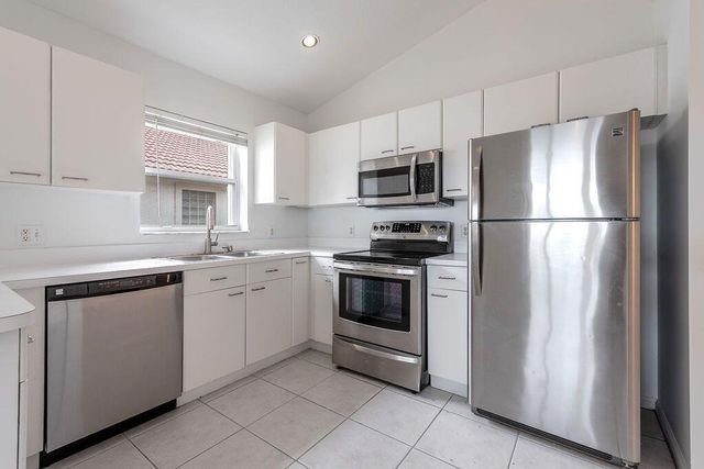 1975 Oak Berry Circle, Wellington, FL 33414