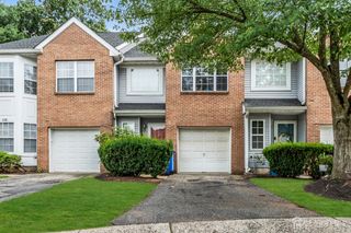 219 Hidden Woods Court, Piscataway, NJ 08854
