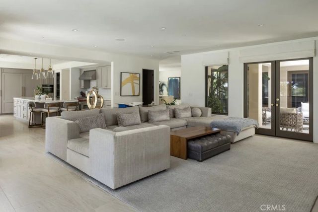10 Pelican Point, Newport Coast, CA 92657