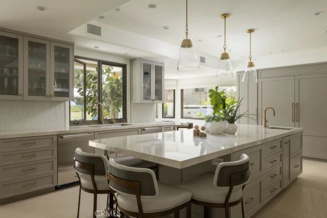 10 Pelican Point, Newport Coast, CA 92657