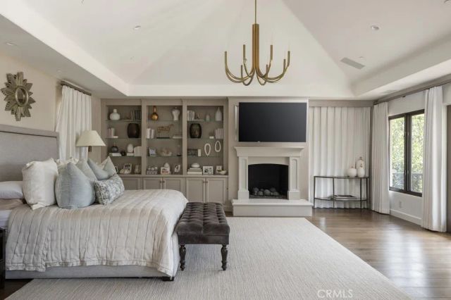 10 Pelican Point, Newport Coast, CA 92657