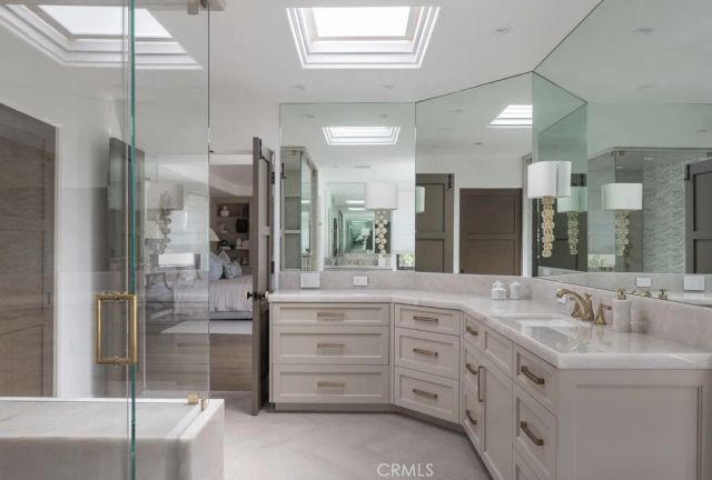 10 Pelican Point, Newport Coast, CA 92657