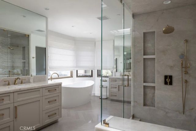 10 Pelican Point, Newport Coast, CA 92657