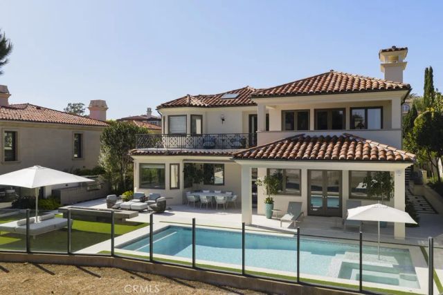 10 Pelican Point, Newport Coast, CA 92657