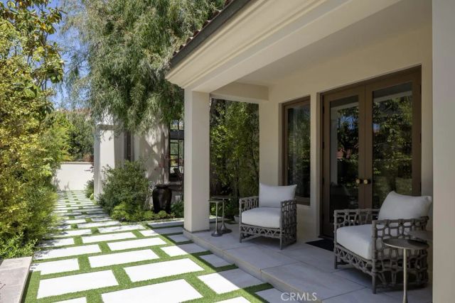 10 Pelican Point, Newport Coast, CA 92657