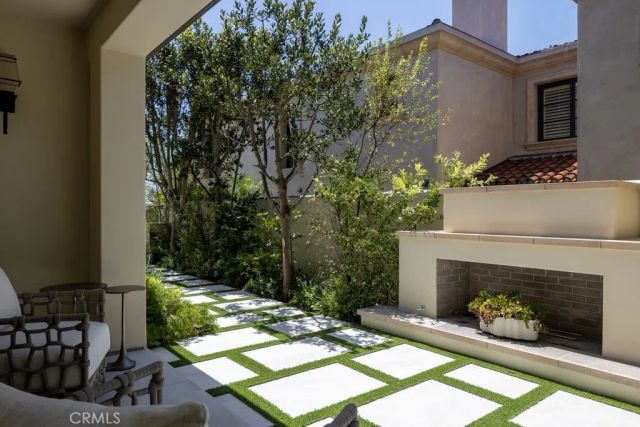 10 Pelican Point, Newport Coast, CA 92657
