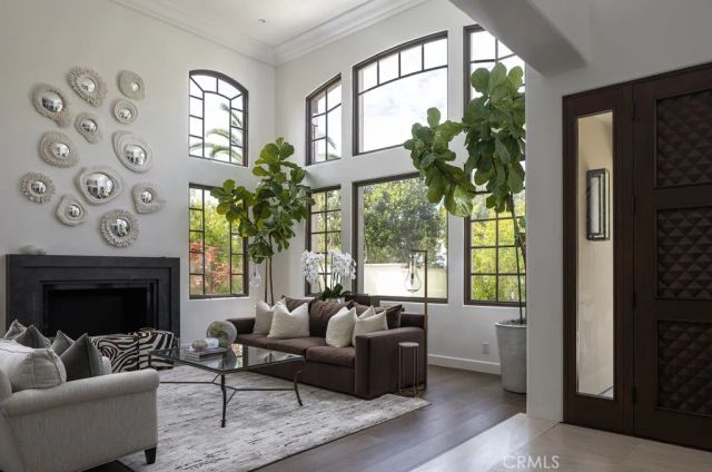 10 Pelican Point, Newport Coast, CA 92657