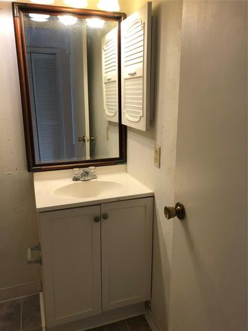 9350 Country Creek Drive 15, Houston, TX 77036