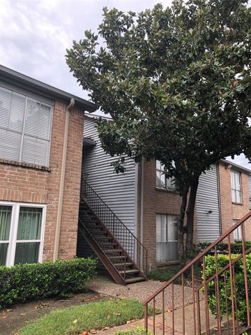 9350 Country Creek Drive 15, Houston, TX 77036