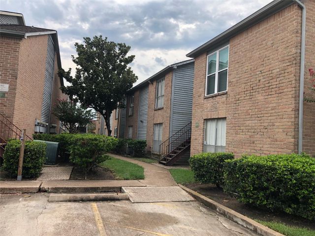 9350 Country Creek Drive 15, Houston, TX 77036