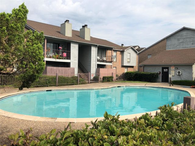 9350 Country Creek Drive 15, Houston, TX 77036