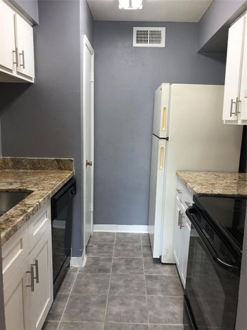 9350 Country Creek Drive 15, Houston, TX 77036