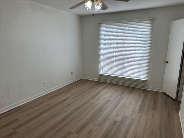 9350 Country Creek Drive 15, Houston, TX 77036