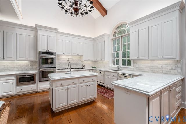 221 Dryden Ln, Henrico, VA 23229