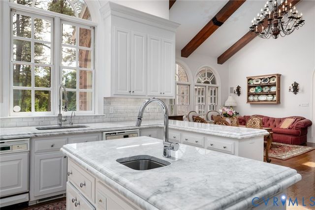 221 Dryden Ln, Henrico, VA 23229