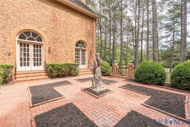 221 Dryden Ln, Henrico, VA 23229