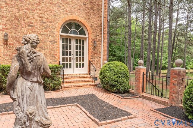 221 Dryden Ln, Henrico, VA 23229