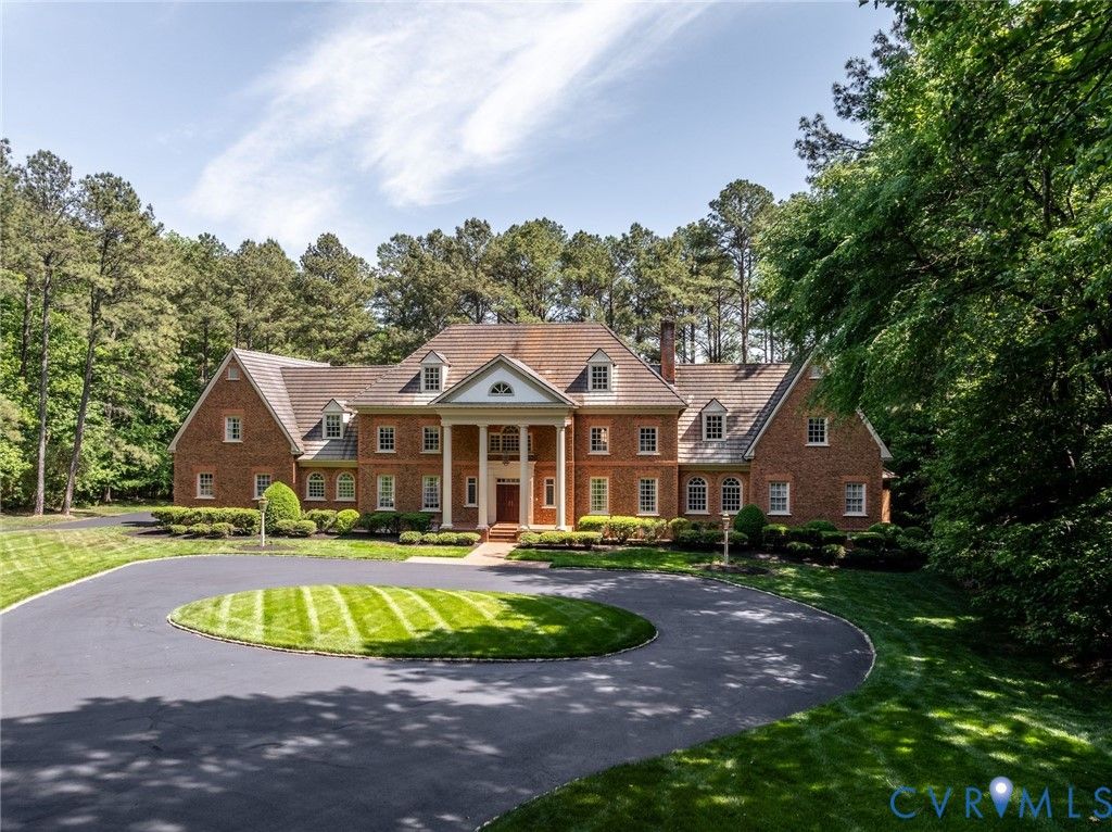 221 Dryden Ln, Henrico, VA 23229