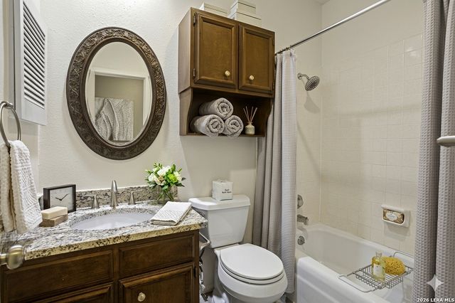 3678 Hidden Dr Apt 2702, San Antonio, TX 78217