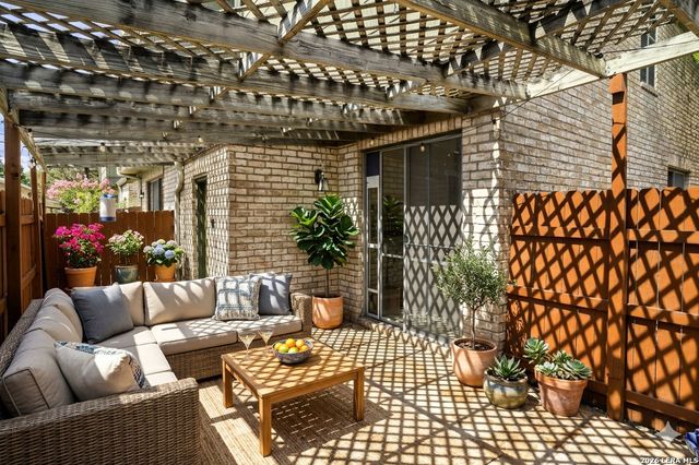 3678 Hidden Dr Apt 2702, San Antonio, TX 78217