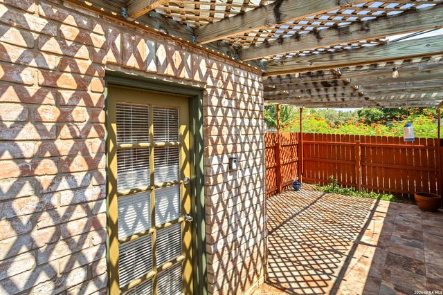 3678 Hidden Dr Apt 2702, San Antonio, TX 78217