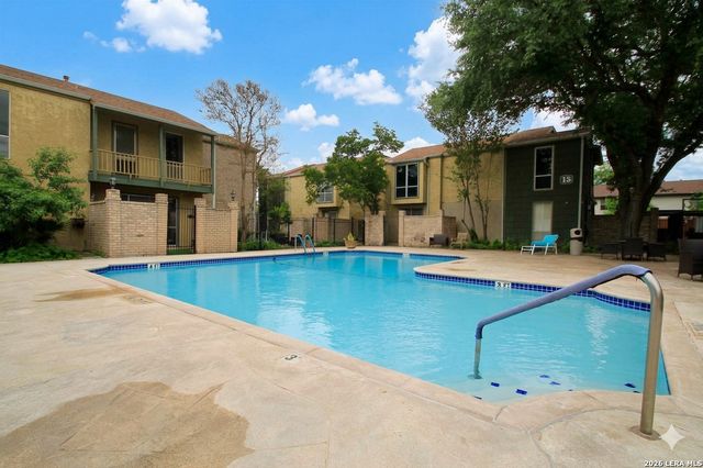 3678 Hidden Dr Apt 2702, San Antonio, TX 78217