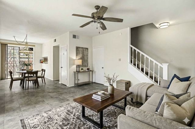 3678 Hidden Dr Apt 2702, San Antonio, TX 78217