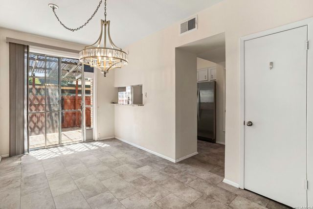 3678 Hidden Dr Apt 2702, San Antonio, TX 78217