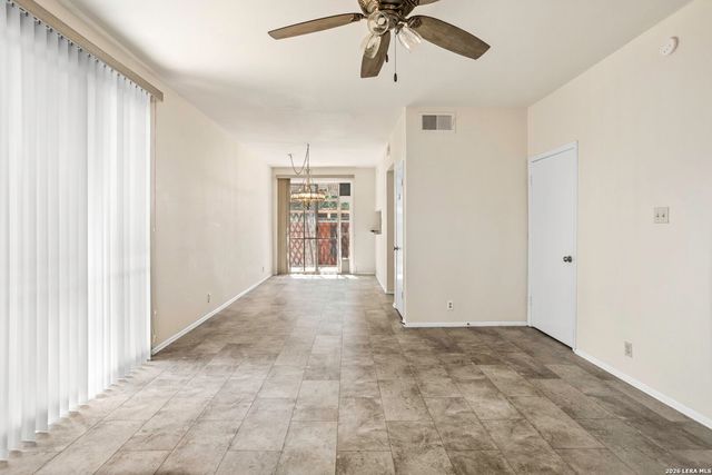 3678 Hidden Dr Apt 2702, San Antonio, TX 78217