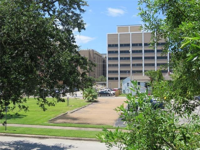 717 Church Street, Galveston, TX 77550