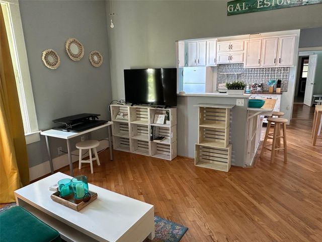 717 Church Street, Galveston, TX 77550