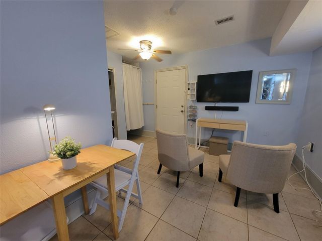 717 Church Street, Galveston, TX 77550