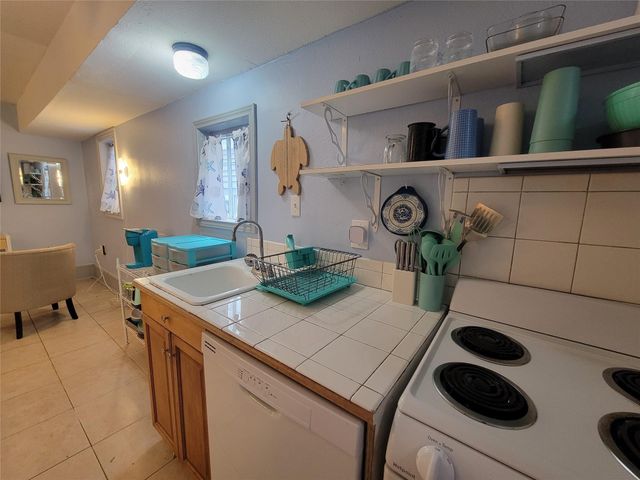 717 Church Street, Galveston, TX 77550