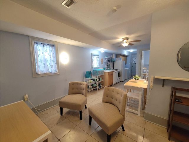 717 Church Street, Galveston, TX 77550