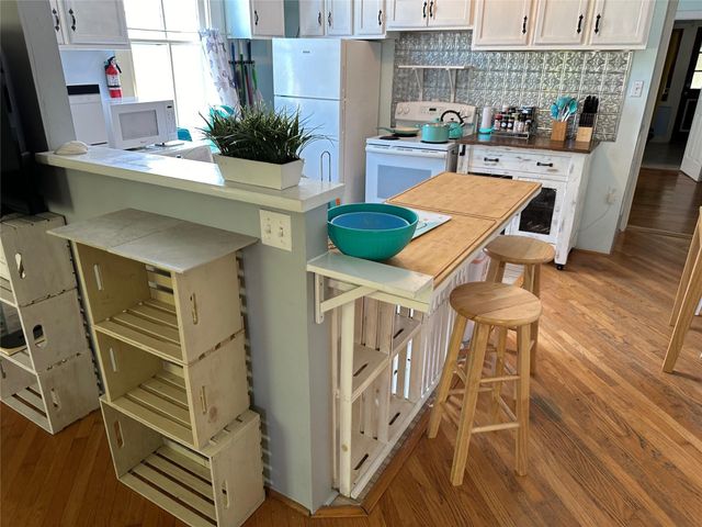 717 Church Street, Galveston, TX 77550