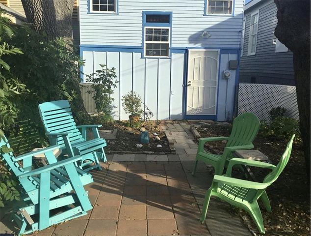 717 Church Street, Galveston, TX 77550