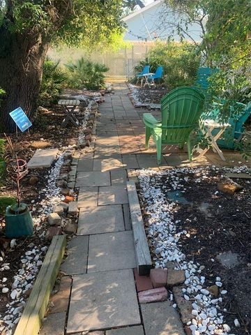 717 Church Street, Galveston, TX 77550