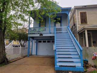 717 Church Street, Galveston, TX 77550