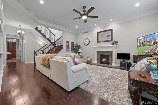 56555 Hartley Drive, Shelby Twp, MI 48316