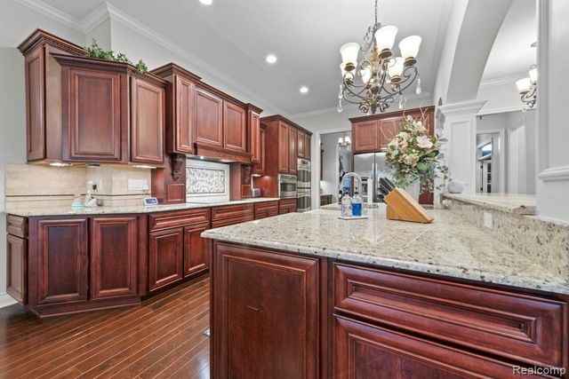 56555 Hartley Drive, Shelby Twp, MI 48316