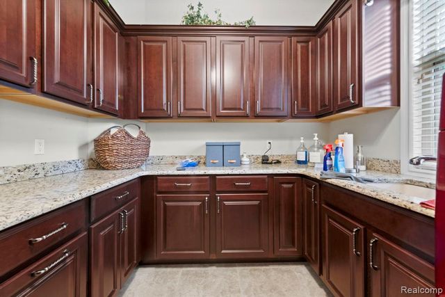 56555 Hartley Drive, Shelby Twp, MI 48316