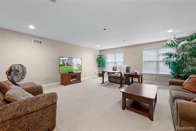56555 Hartley Drive, Shelby Twp, MI 48316