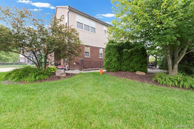 56555 Hartley Drive, Shelby Twp, MI 48316