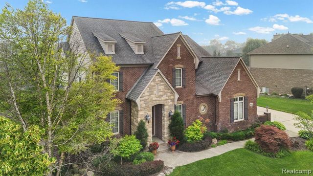 56555 Hartley Drive, Shelby Twp, MI 48316
